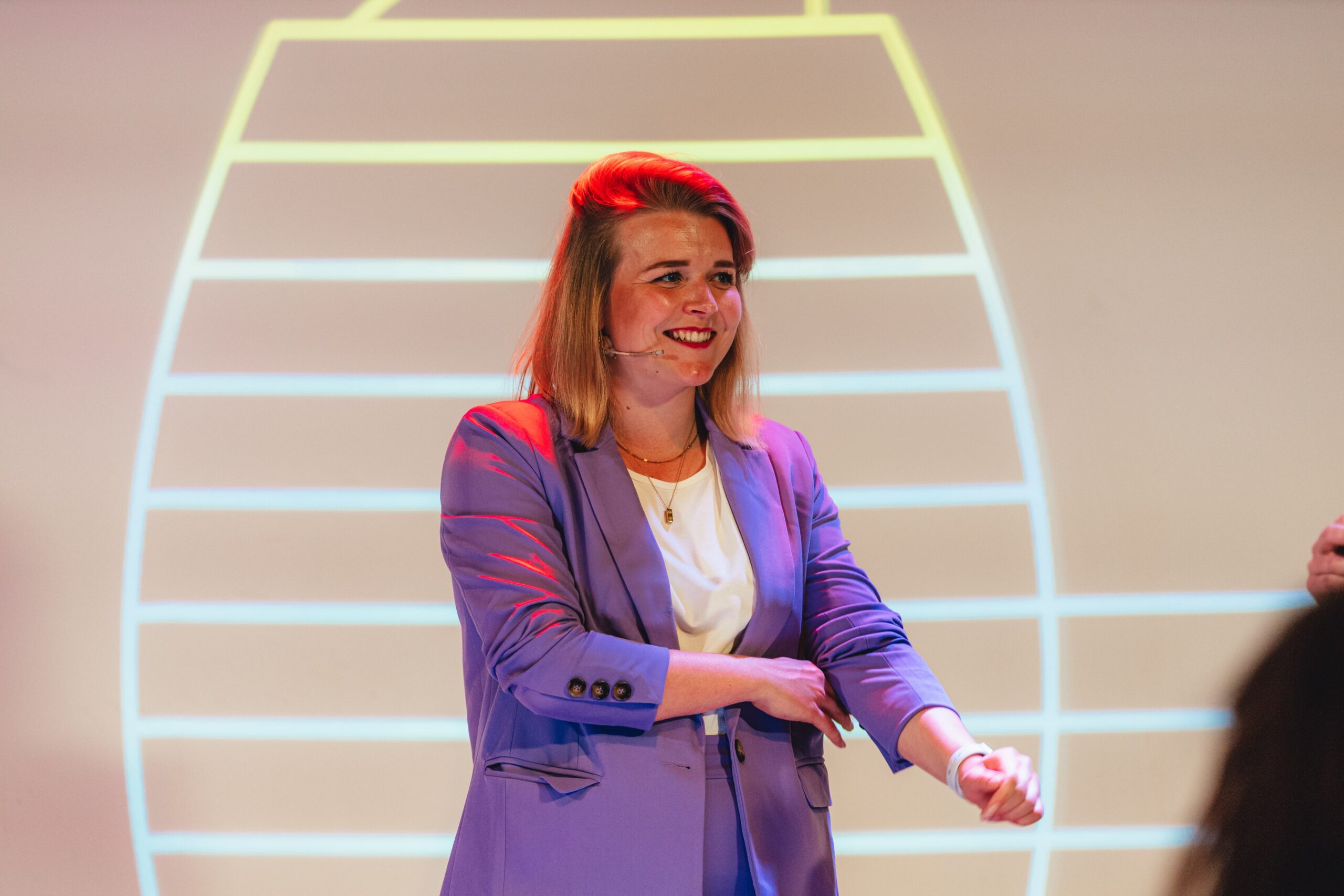 Freya Liemburg geeft een AI-workshop
